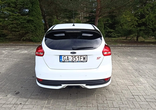 Ford Focus cena 52000 przebieg: 185000, rok produkcji 2015 z Gdynia małe 106